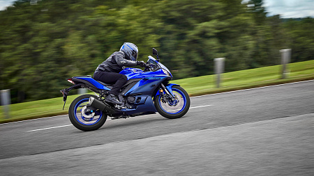 Мотоцикл Yamaha R3